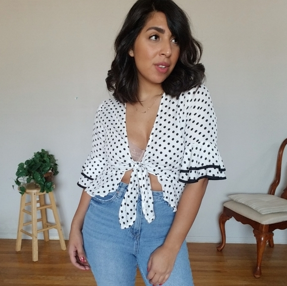 🏷CLEARANCE CREAM WHITE TIE FRONT POLKA DOT TOP S - Picture 3 of 5